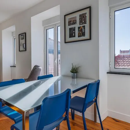 Comfort & Bright By Lovelystay