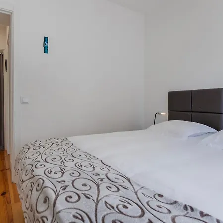 Comfort & Bright Tagus River Apt By Lovelystay Apartmán *
